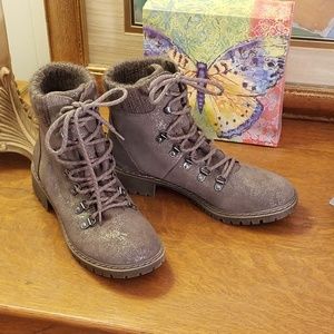 WOMEN'S 8.5M BASS LACE UP SPARKLE BOOTS